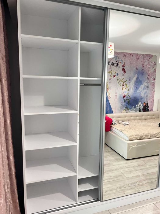 Dressing/Dulap+Birou+Scaun pentru copil