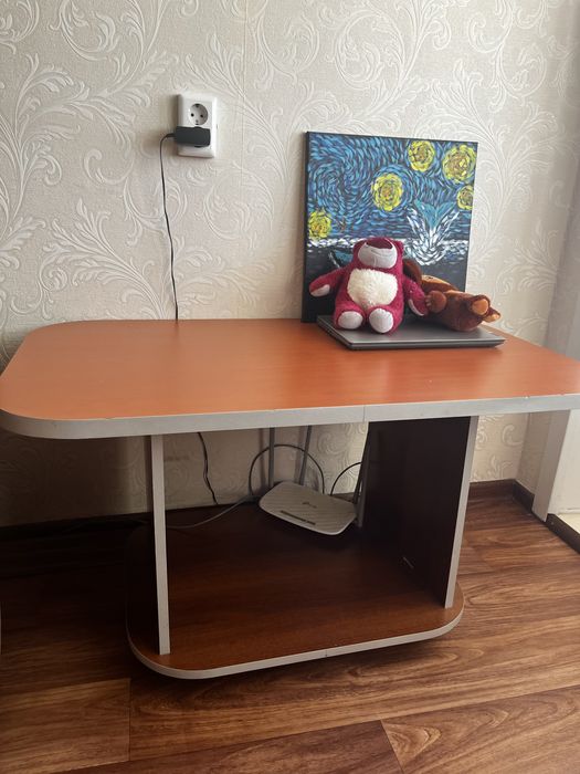 Продам журнальный столик