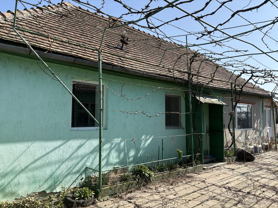 De Vanzare casa compusa din 2 cladiri