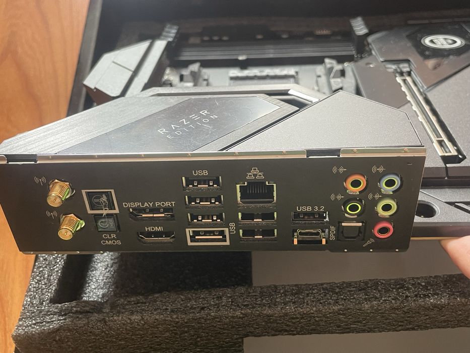 Placa de baza AasRock B550 Raze edition AM4