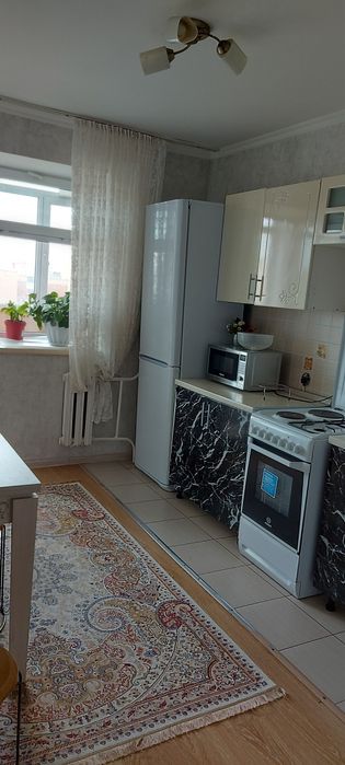 Комната Девушке в Квартире