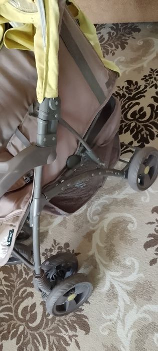 Продам коляску срочно