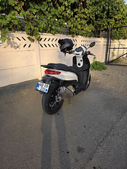 De Vanzare Piaggio Carnaby Cruiser 300