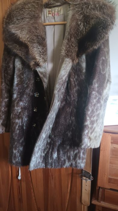 Haină de blana elegantă și nefolosită