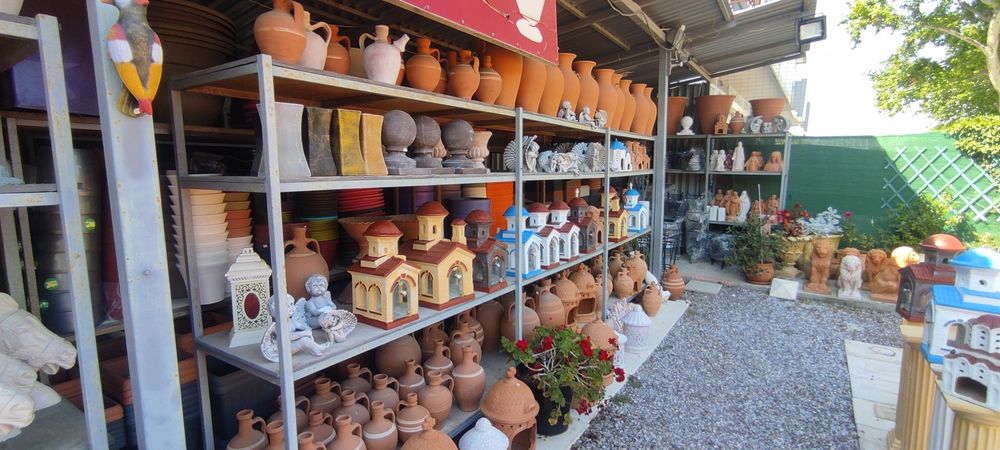 Глинени делви ,керамика,кашпи ,саксии