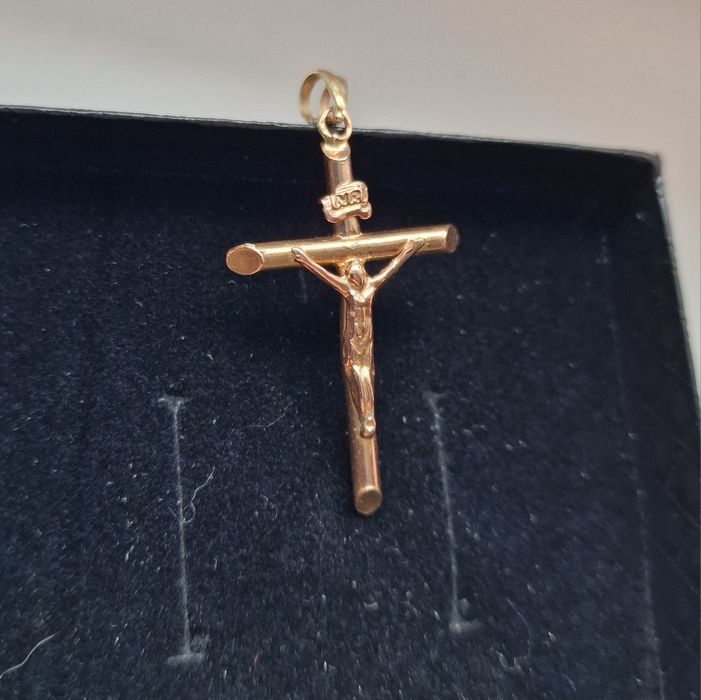 Pandantiv cruciulița aur 14k 3.25gr / 1.625lei