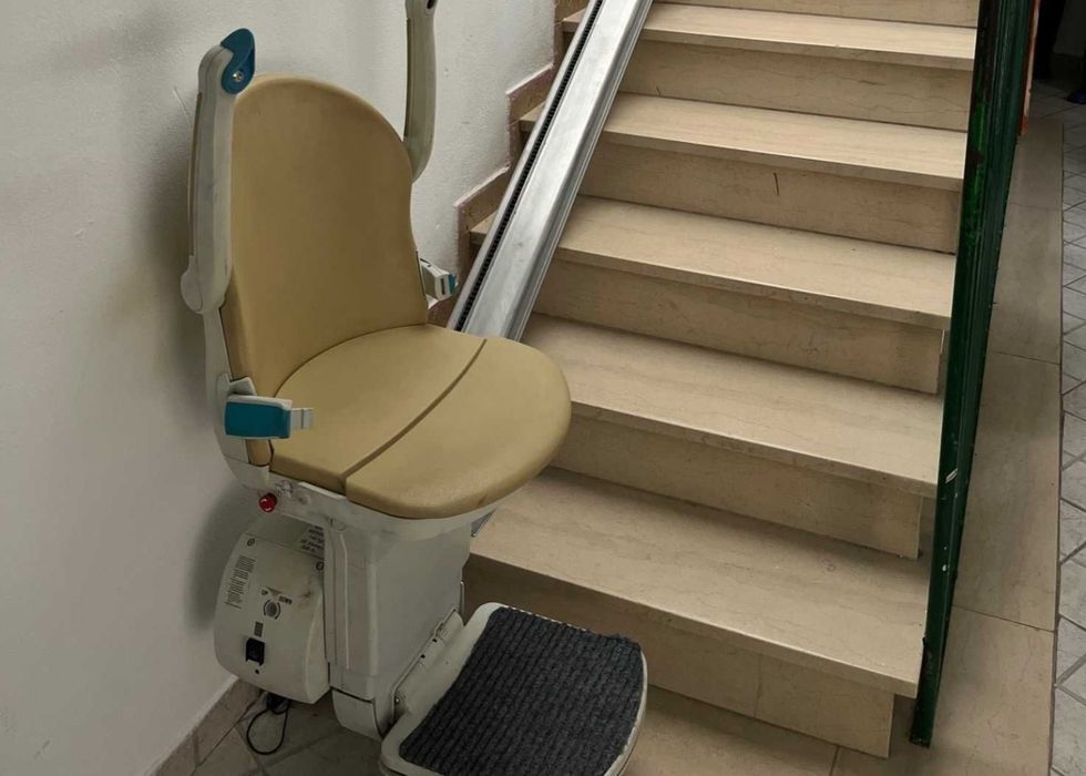 Lift de scari pentru persoane cu desbilitati