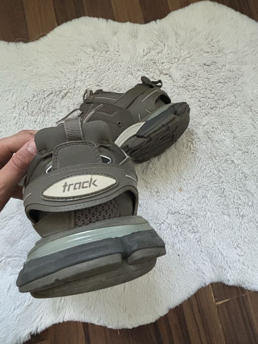 Balenciaga track 45