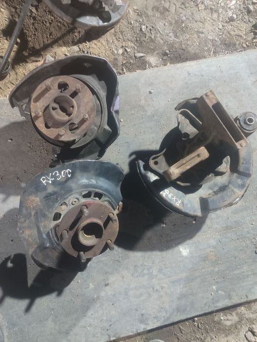 Задний цапфа Лексус RX300 полный привод