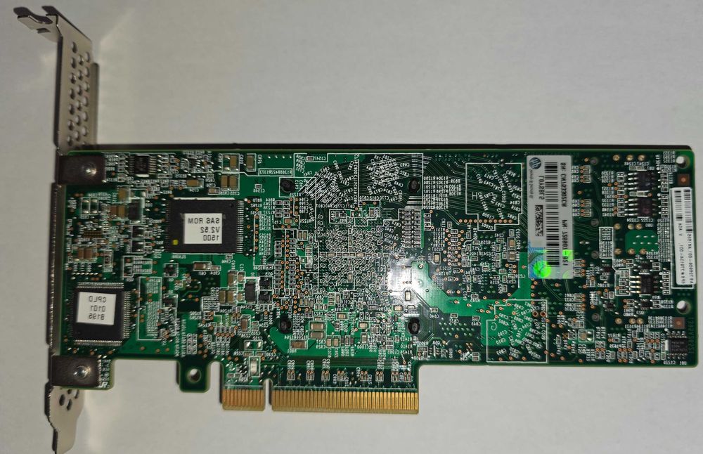 Vând controller HP H240 HBA 12Gb/s SAS/SATA PCIe Full height