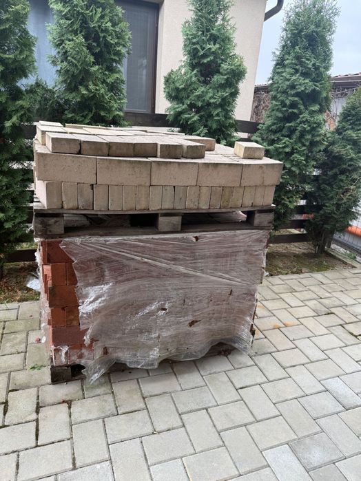 Vând cărămidă! Bistrita