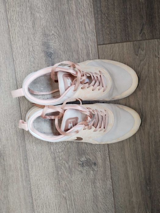 Дамски маратонки Nike