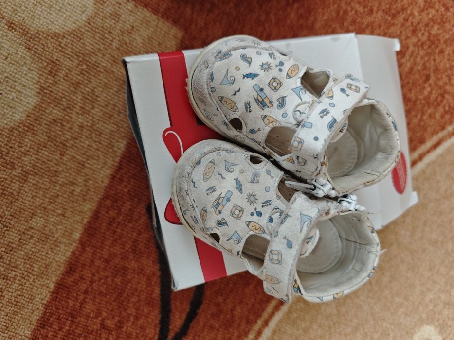 Детски ботушки и обувки