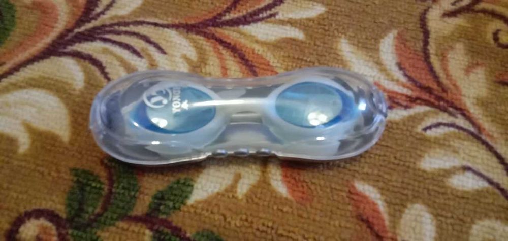 очки плавательные