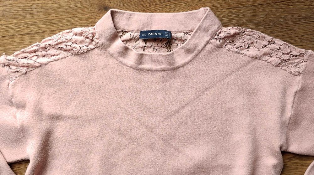Красив пуловер с дантела цвят пудра на ZARA Зара, р-р S-М, перфектен