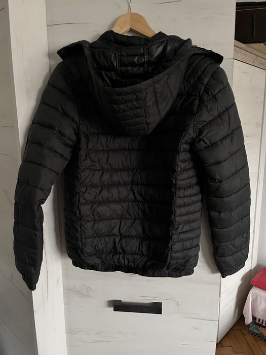 Geaca barbati puffer subtire marime S de la Bershka in stare f buna