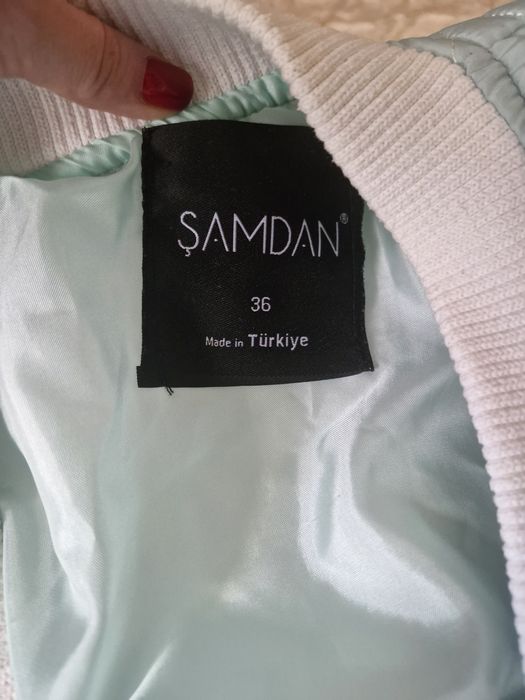 Продам бомбер женский