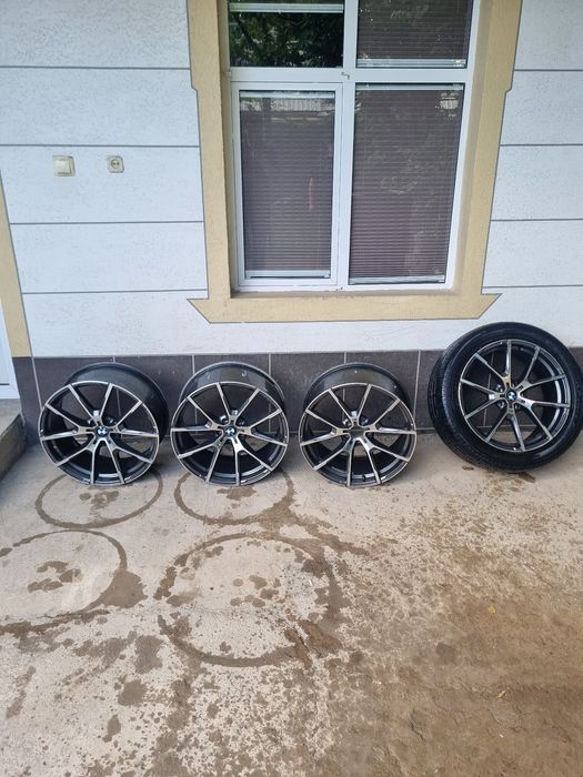 BMW X 6 diska balonlari sotiladi.