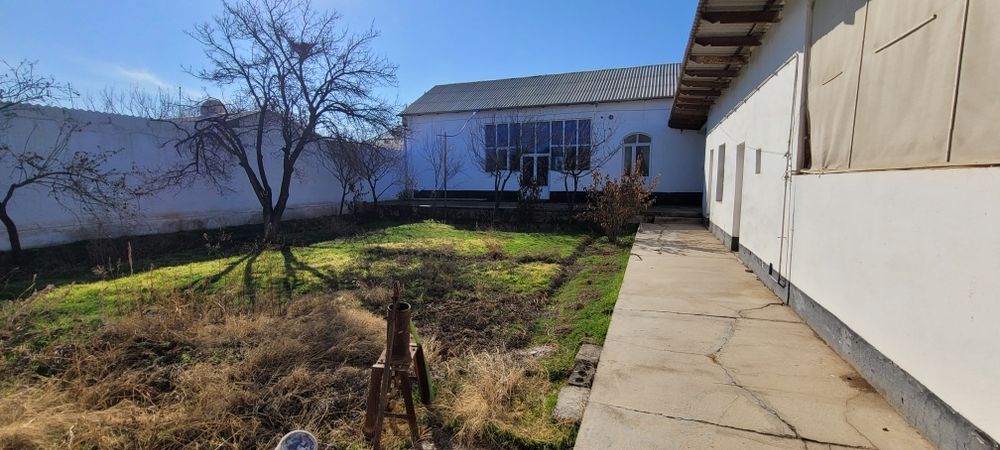 Ховли сотилади срочно яшашга тайёр