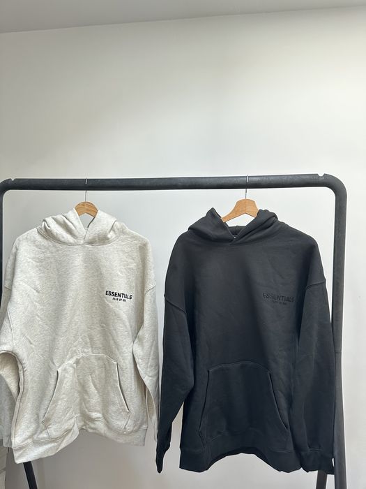 OFERTA 150 LEI Hanorac Essentials FOG Nou