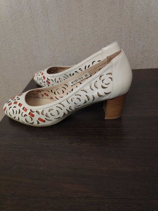 Туфли женские продам