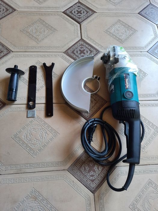 Макита оргинал болгарка 230м