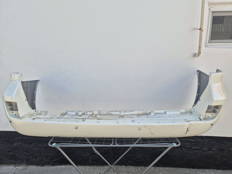 Бампер задний Тоета ленд крузер 200