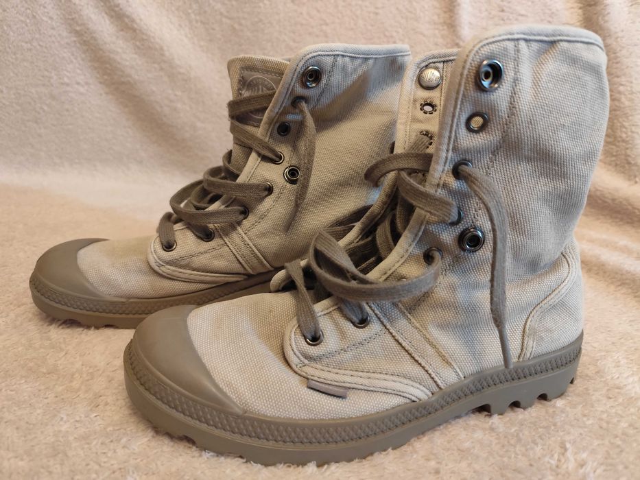 Bocanci Palladium marimea 41.