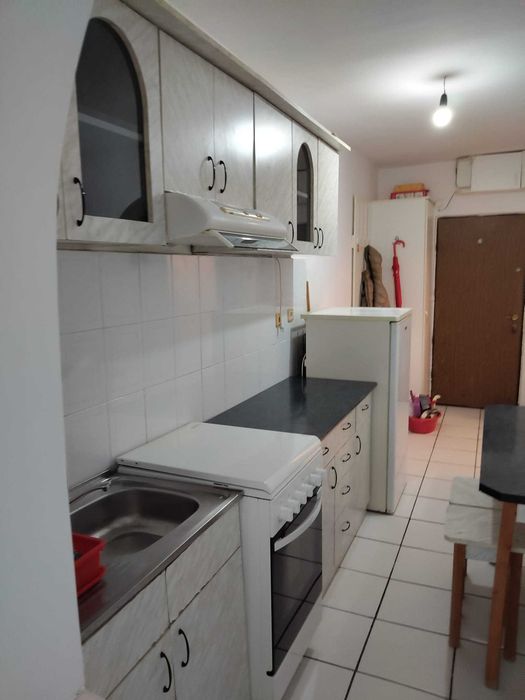 Se închiriază apartament cu o camera