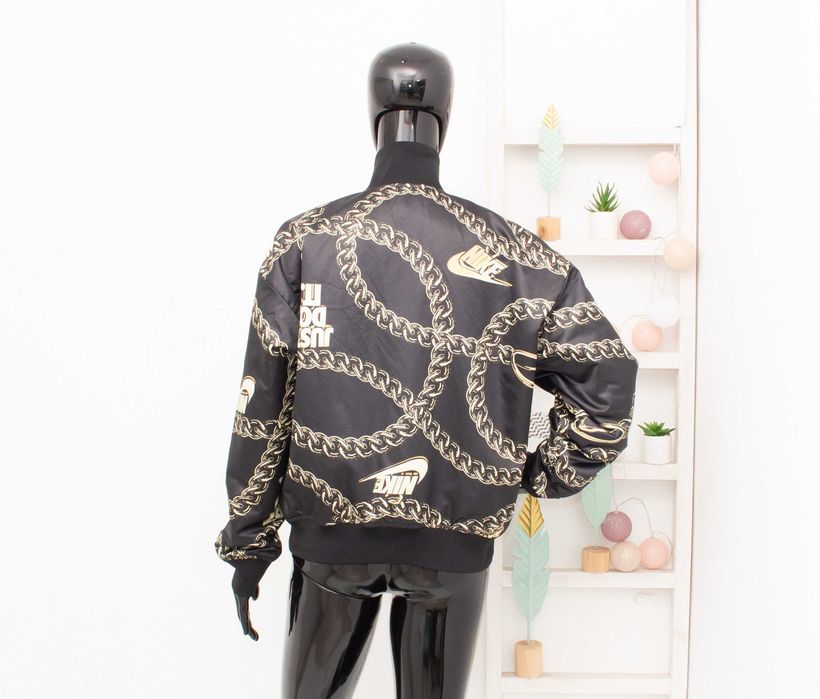 Nike Оригинално дамско яке Synthetic Fill Icon Clash черно/златисто М