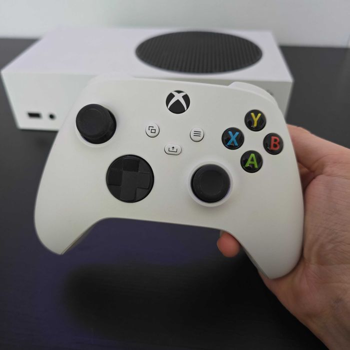 Xbox Series S 512GB Alb + Controller Original | Mentenanță Efectuată | Stare Impecabilă
