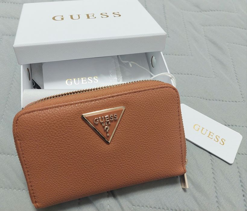Ново портмоне GUESS