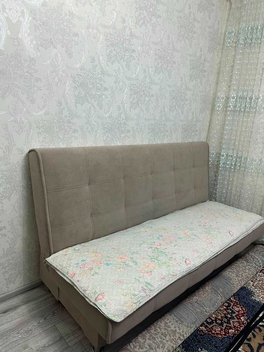 Раскладной диван  б/у