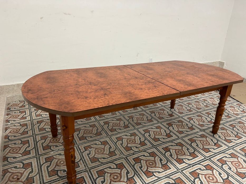 Продаю 4 стол новые