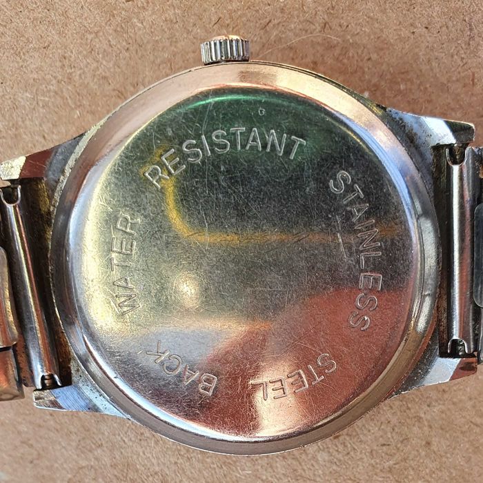 Часы наручные нерабочие