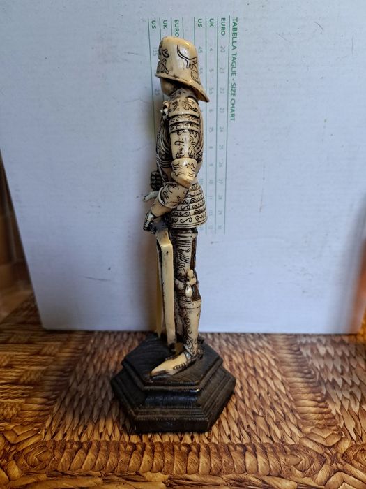 Уникална статуетка на рицър