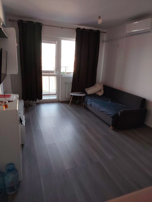 Se vede apartament cu 3 camere, mobilat utilat complet