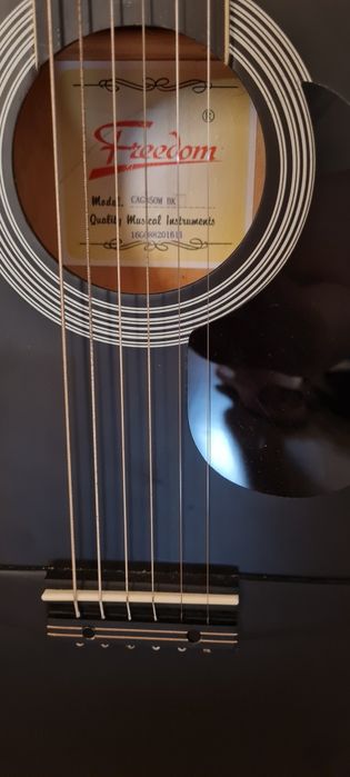 Chitară acustică