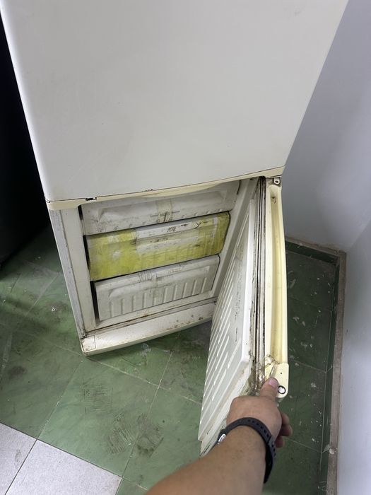 Продам холодильник Стинол