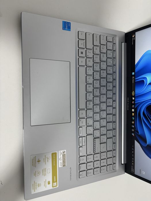 продается ноутбук Asus VivoBook