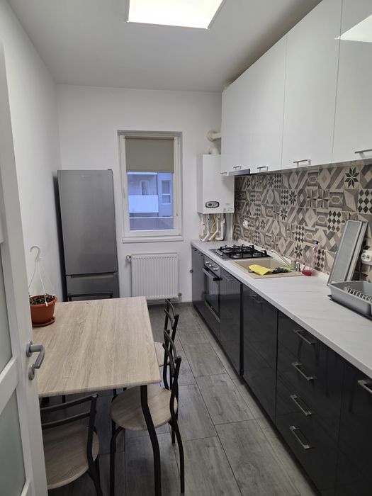 Închiriez garsoniera 38mp