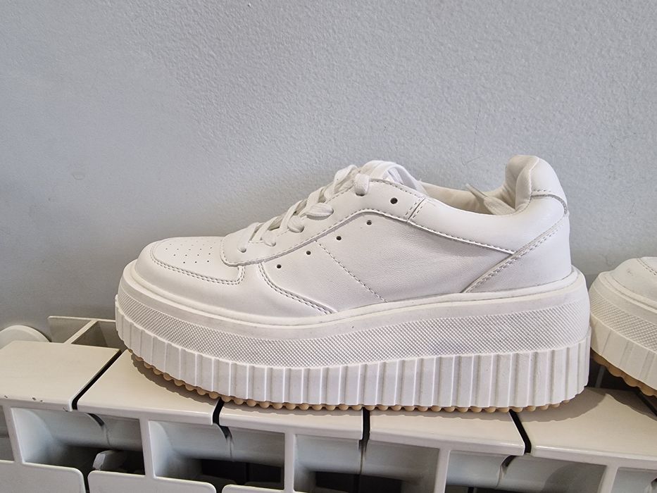 Бели сникъри, 39 - 40 номер, естествена кожа