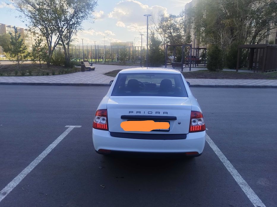 Продам Приору 2013 года