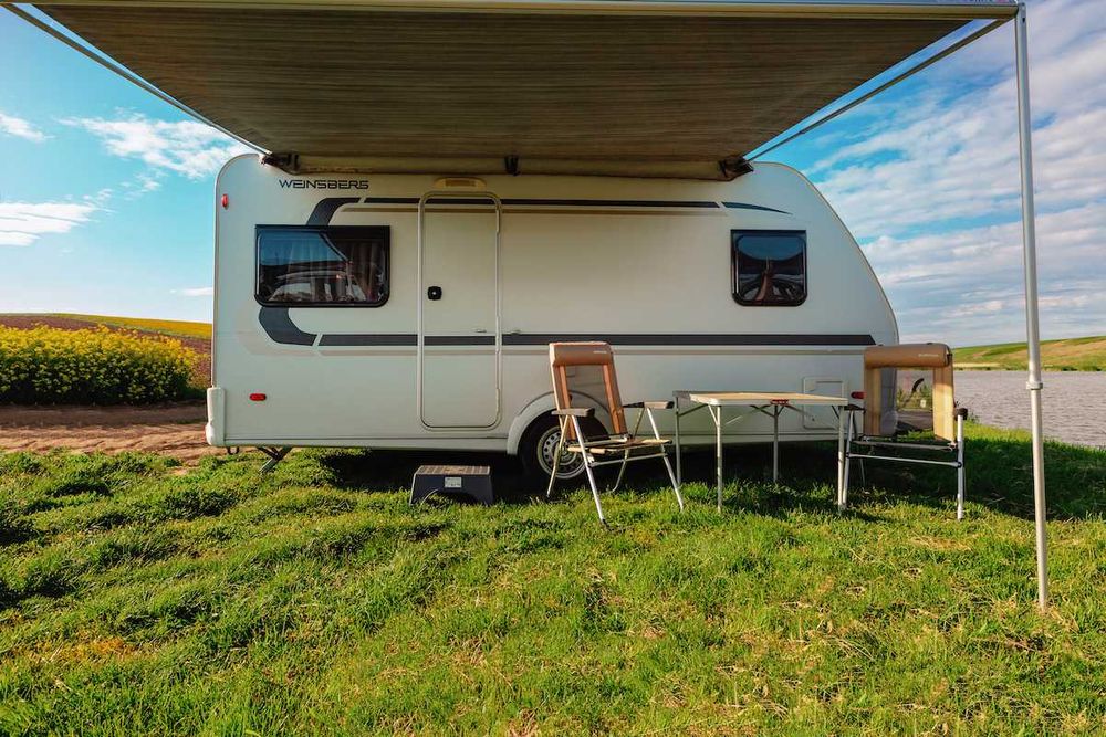 Rulotă Weinsberg 450 FU | An 2017 | AC Truma | Copertină FIAMMA | 4–5 pers | 1350 kg