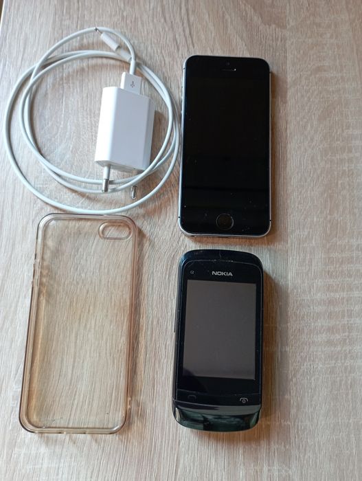 Продам Айфон SE б/у