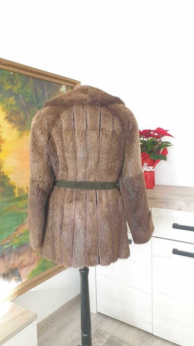 Haina din blana naturala de nutrie marimea M Impecabila