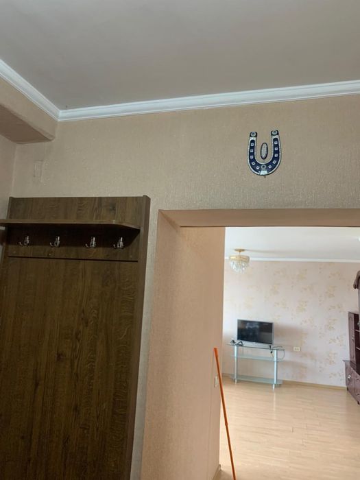 Прихожая шкаф и вешалка