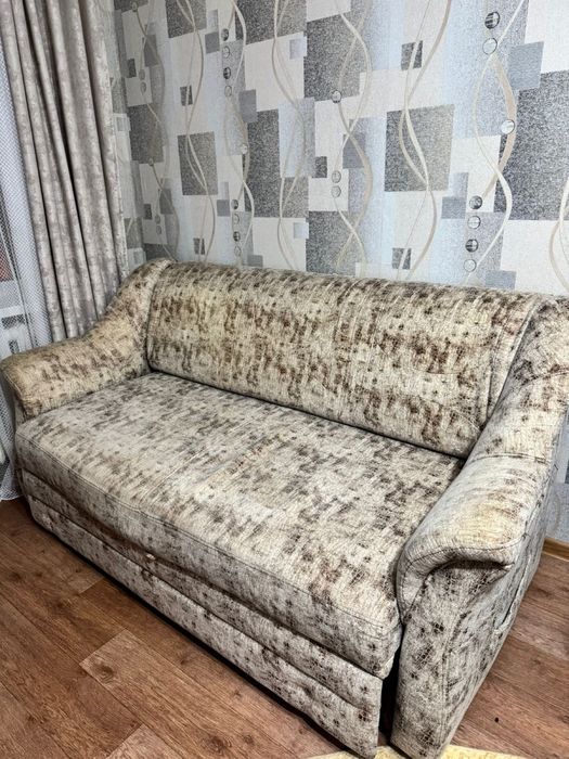 Продам диван кожзам