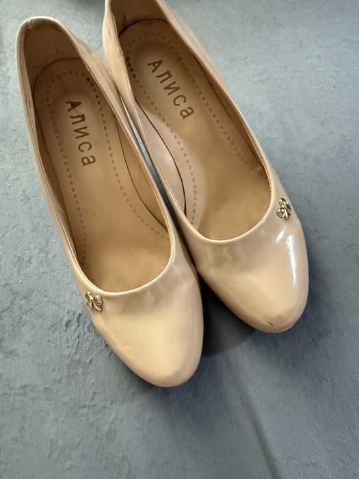 Отдам даром туфли