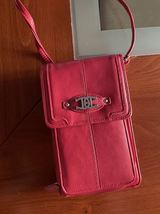 Дамска чанта в червено